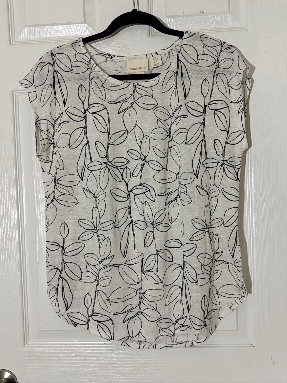 Cynthia Rowley 100% Linen Cream Top with Black Leaf Line Print Sz M